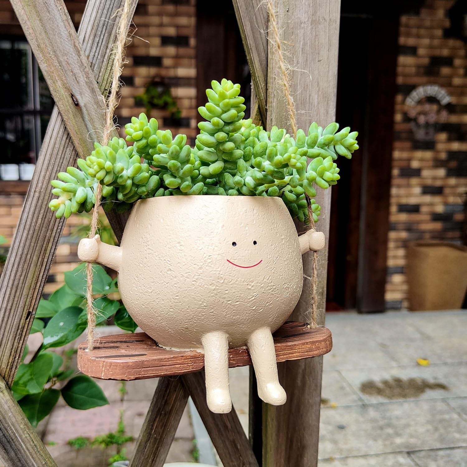 Orluxia Swing Face Planter Pot – Hanging Resin Flower Pot for Succulents & Garden Decor Home Garden Supplies